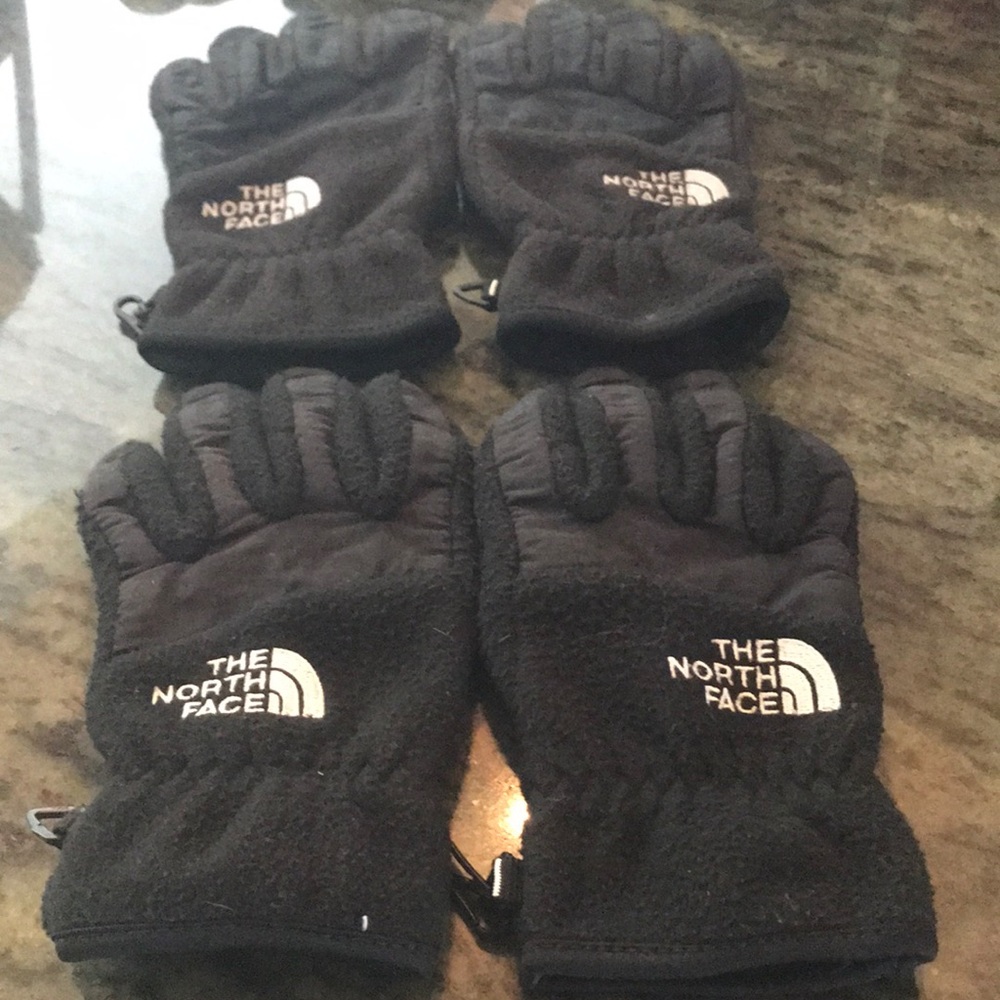 Boys Northface gloves